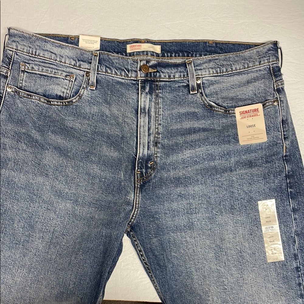 Signature Men's Classic Light Blue Denim Jeans
